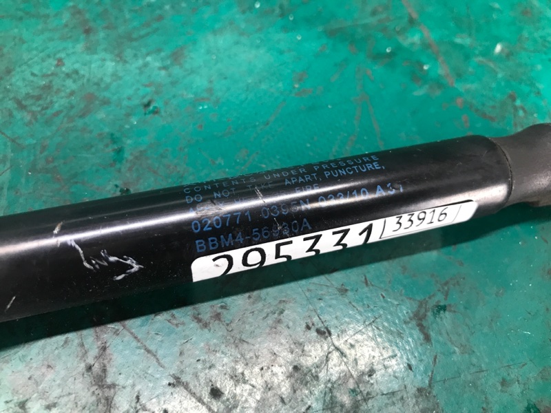 Амортизатор крышки багажника левый MAZDA 3 BL 09-13 2.0 LF