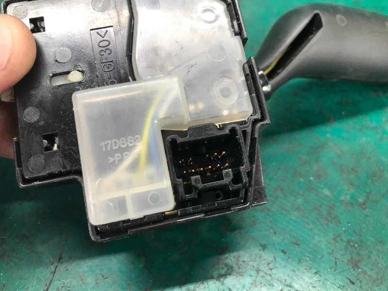 Подрулевой переключатель левый 3 BL 09-13 2010 2.0 LF