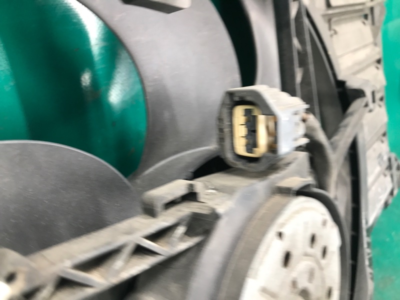 Диффузор вентилятора основного радиатора 3 BL 09-13 2010 2.0 LF