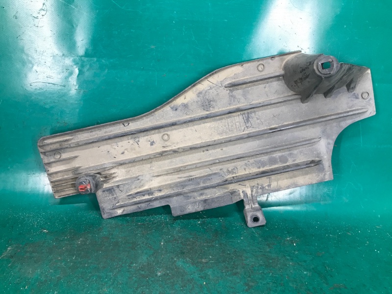 Защита днища задняя левая FORD FOCUS 10-18 2.0 XQDA