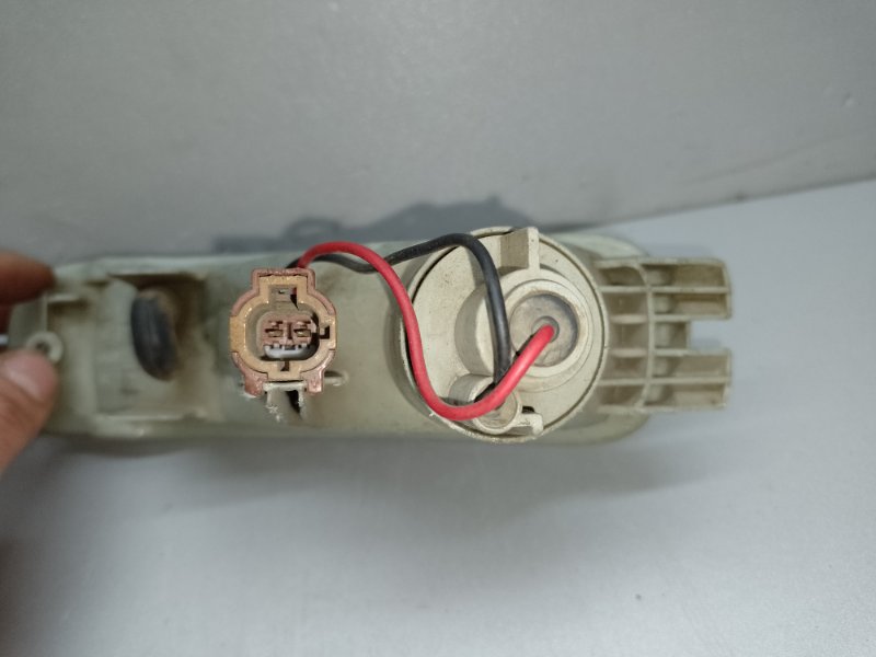 Указатель поворота правый NISSAN ALTIMA L30 97-01