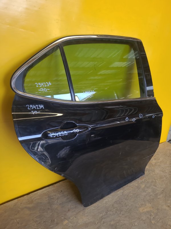 Дверь задняя правая CAMRY 70 17- Дверь задняя правая CAMRY 70 17-