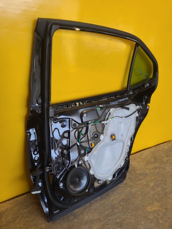 Дверь задняя правая CAMRY 70 17- Дверь задняя правая CAMRY 70 17-