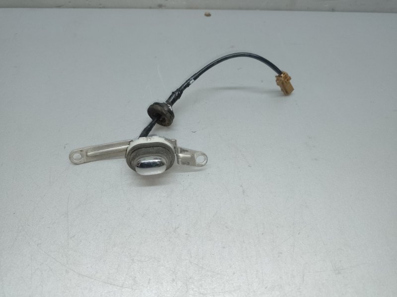 Кнопка открывания багажника наружная INFINITI EX35(37) 07-12 25210-1BA0A Б/У