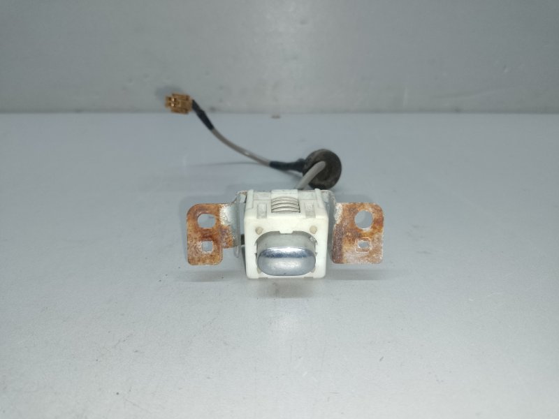 Кнопка открывания багажника наружная INFINITI G25/G35/G37/Q40 06-14 25380-JK01A Б/У