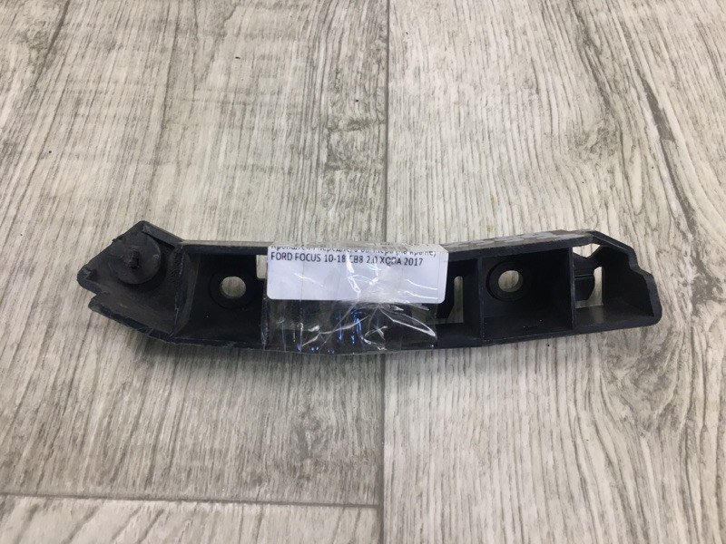 Кронштейн переднего бампера (на крыле) левый FORD FOCUS 10-18 2017 CB8 2.0 XQDA CP9Z-17C947-B Б/У
