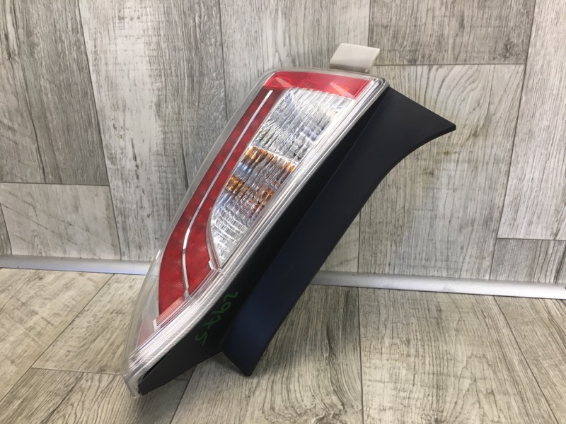 Фонарь наружный правый PRIUS - 30 09-17 2013 ZVW30 1.8 2ZRFXE Фонарь наружный правый PRIUS - 30 09-17 2013 ZVW30 1.8 2ZRFXE