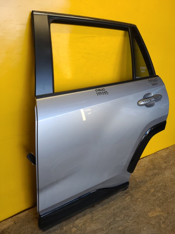 Дверь задняя левая RAV4 18- Дверь задняя левая RAV4 18-