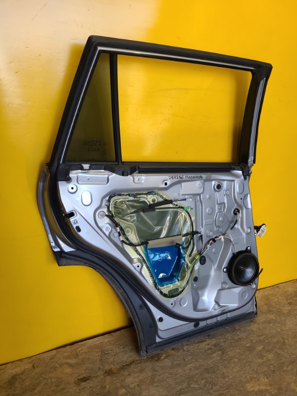 Дверь задняя левая RAV4 18- Дверь задняя левая RAV4 18-