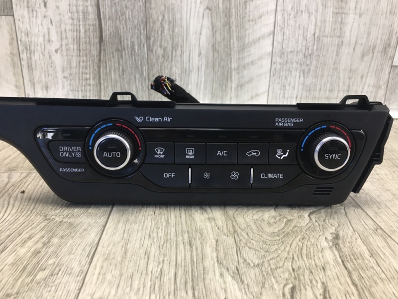 Блок управления печкой NIRO 16- 2017 1.6 G4LE