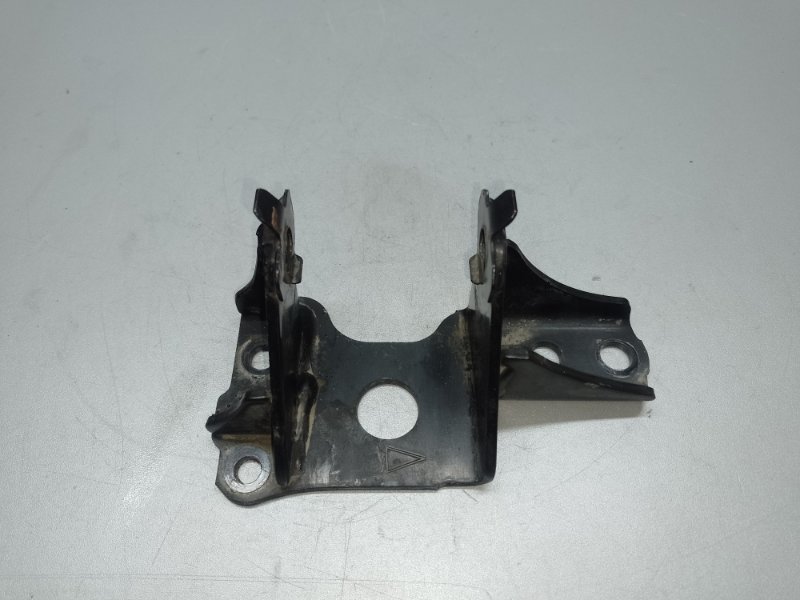 Кронштейн двигателя левый TOYOTA PRIUS - 30 09-17 12325-37070 Б/У