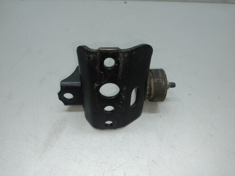 Кронштейн двигателя задний PRIUS - 30 09-17