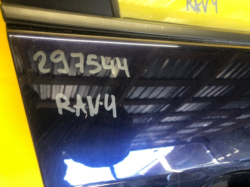 Дверь передняя правая RAV4 18- Дверь передняя правая RAV4 18-