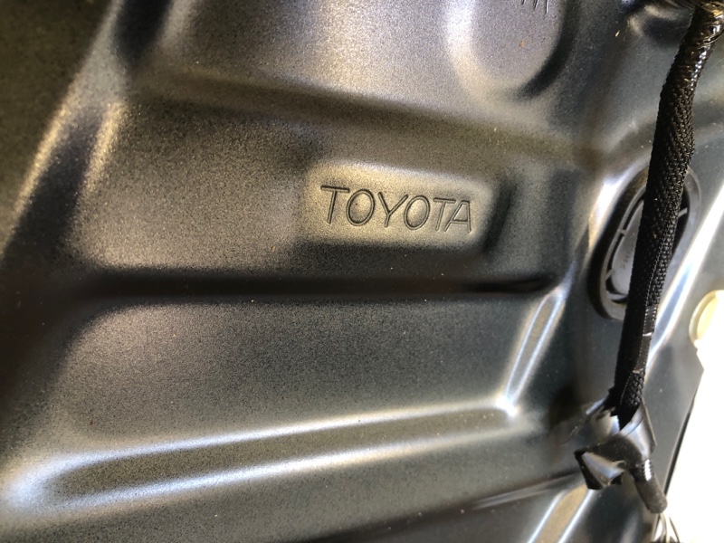 Дверь передняя правая RAV4 18- Дверь передняя правая RAV4 18-