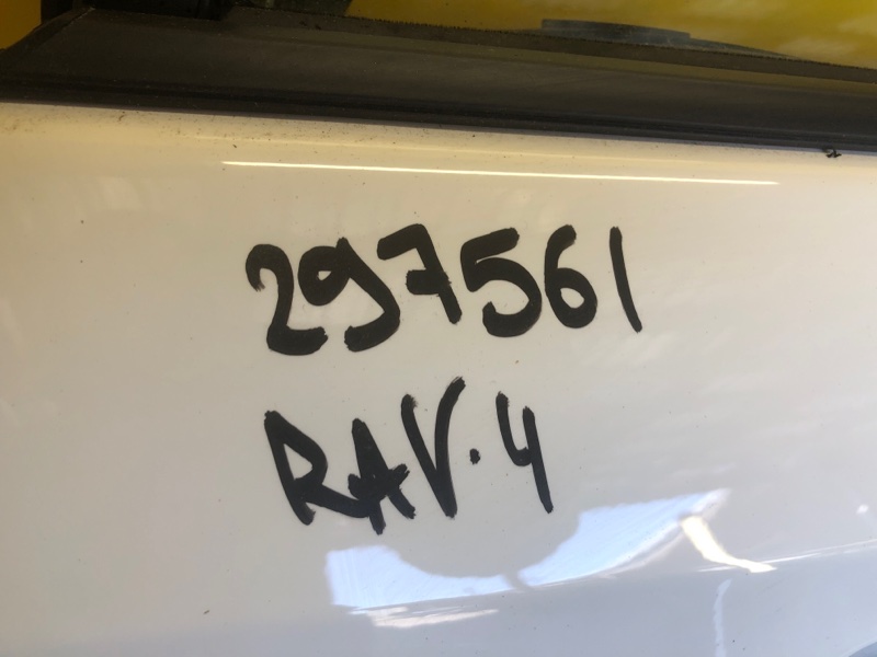 Дверь задняя правая RAV4 18- Дверь задняя правая RAV4 18-
