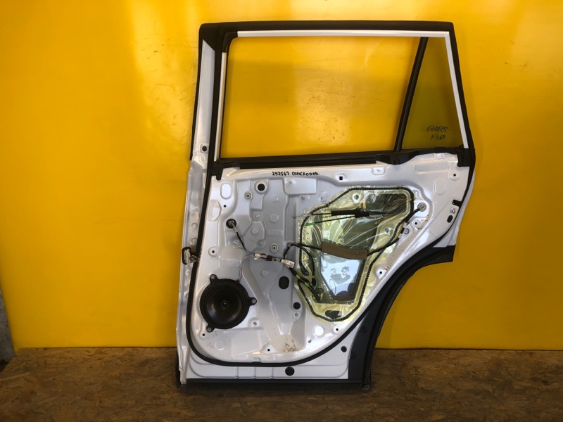 Дверь задняя правая RAV4 18- Дверь задняя правая RAV4 18-