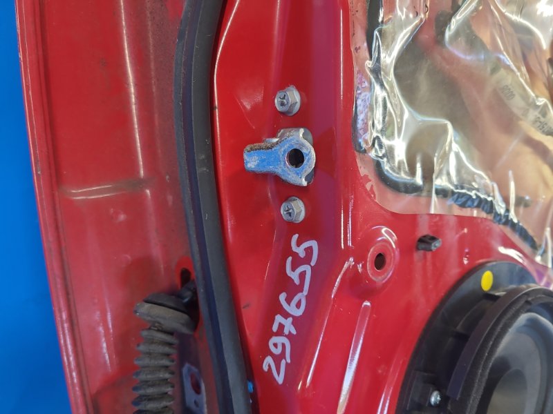 Запчасть ограничитель двери задний правый SUZUKI SX4 06-13 2008 2.0 J20A 81830-57L01 Б/У Ограничитель двери задний правый SUZUKI SX4 06-13 2008 2.0 J20A 81830-57L01 Б/У