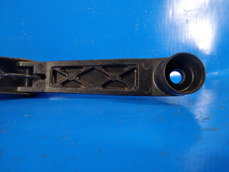 Поводок стеклоочистителя передний SX4 06-13 2008 2.0 J20A