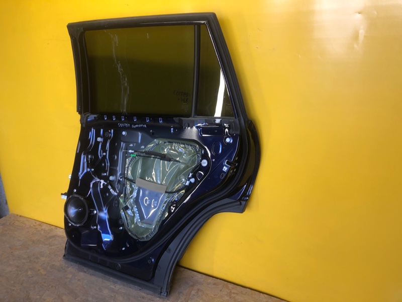 Дверь задняя правая RAV4 18- Дверь задняя правая RAV4 18-