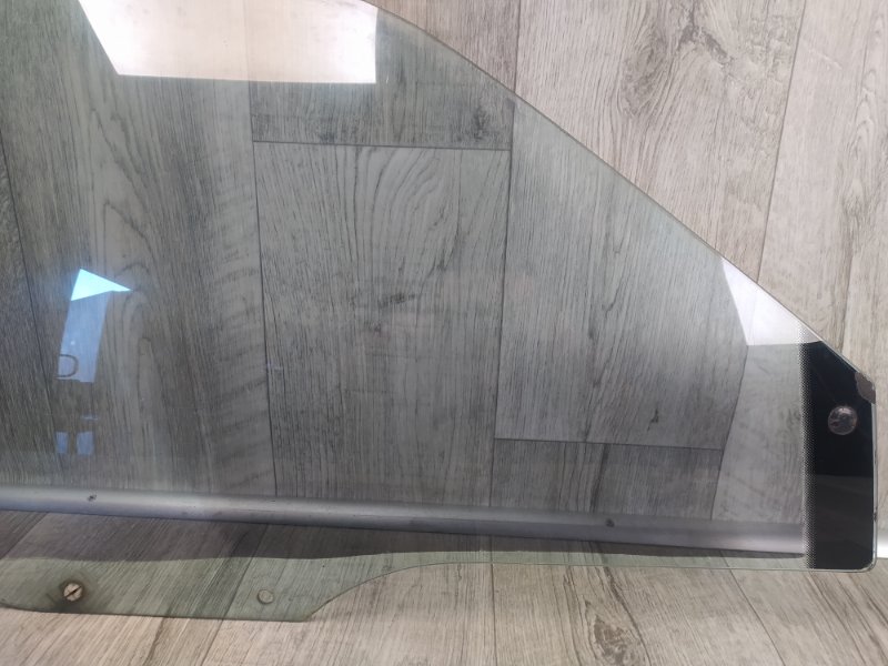 Стекло двери переднее правое MAZDA 626 GD 87-91