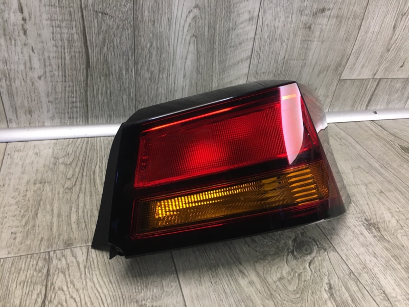 Фонарь наружный правый ALTIMA 19-