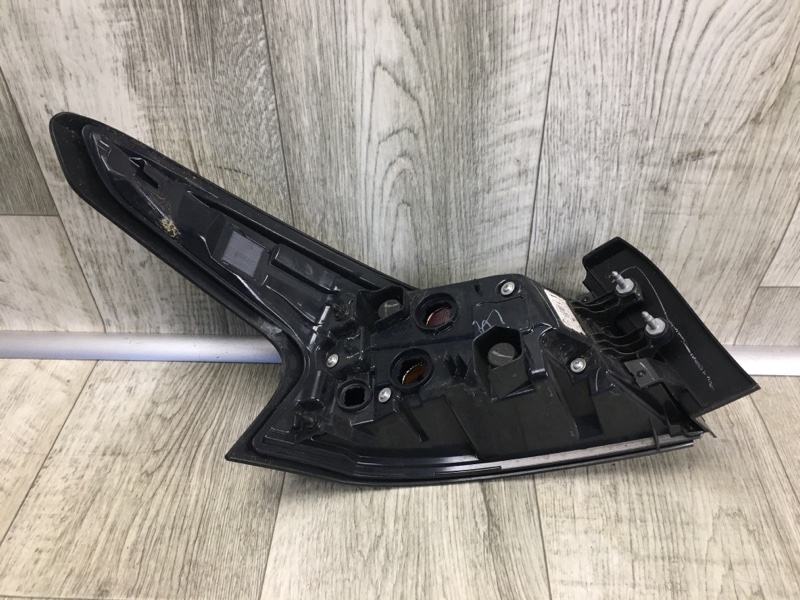 Фонарь наружный правый ALTIMA 19-