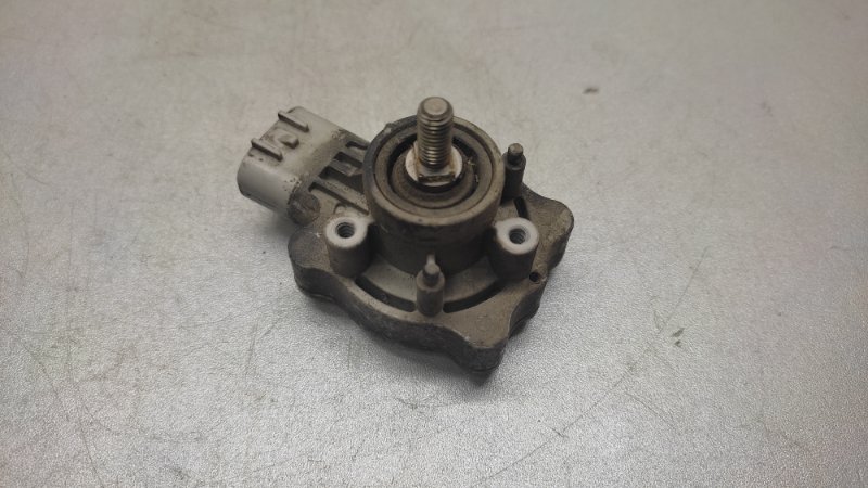 Датчик положения кузова левый LAND CRUISER PRADO 120 02-09