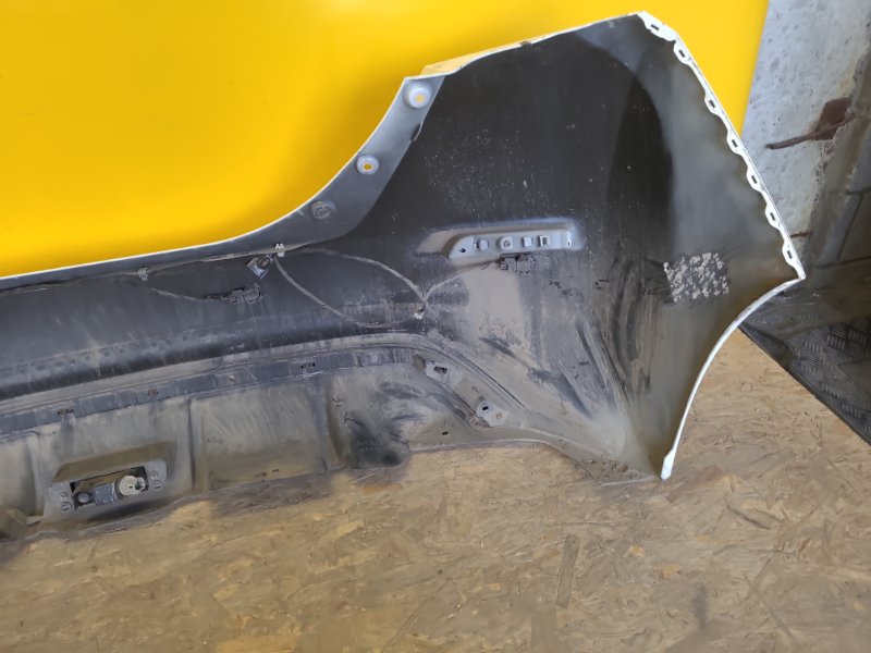 Бампер задний LEAF 18-