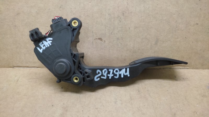 Педаль газа LEAF 10-17