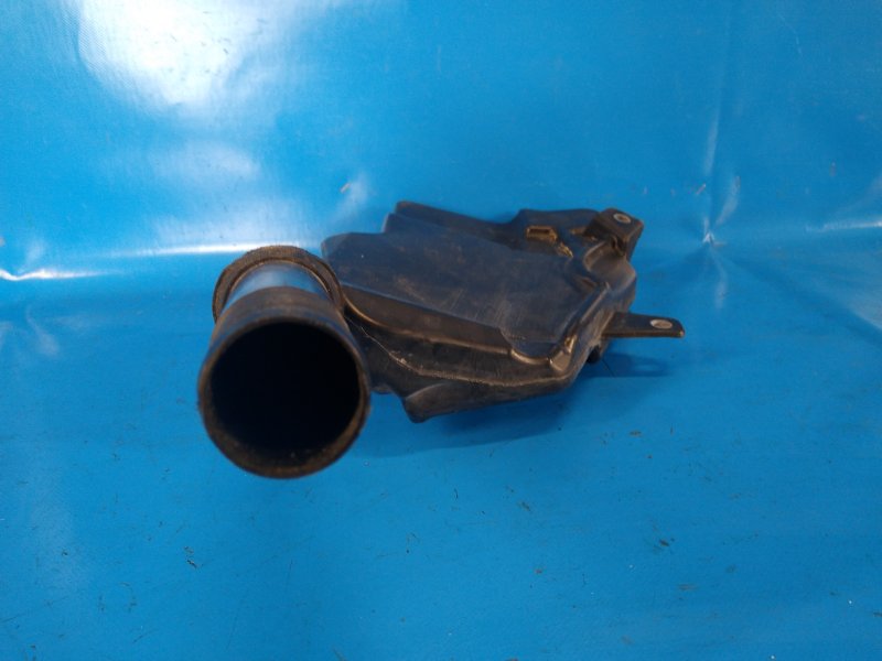 Горловина бачка стеклоомывателя A6 (C7) 11-18 2011 CGXB 3.0T Горловина бачка стеклоомывателя A6 (C7) 11-18 2011 CGXB 3.0T