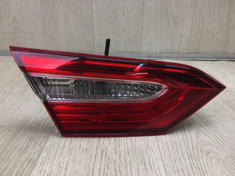 Фонарь внутренний левый TOYOTA CAMRY 70 17- 2020 GSV70 2.5 A25AFKS 8159006620 Б/У
