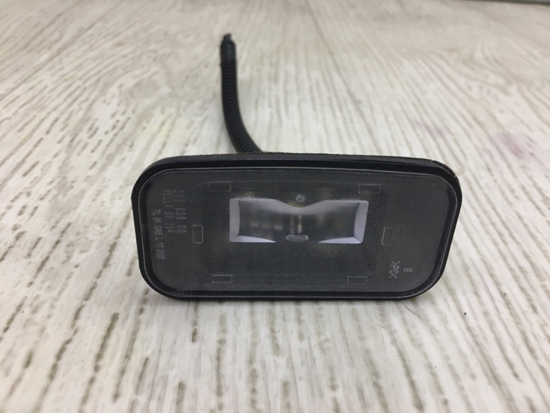 Запчасть подсветка номера TOYOTA CAMRY 70 17- 2020 GSV70 2.5 A25AFKS 8120406030 Б/У Подсветка номера TOYOTA CAMRY 70 17- 2020 GSV70 2.5 A25AFKS 8120406030 Б/У