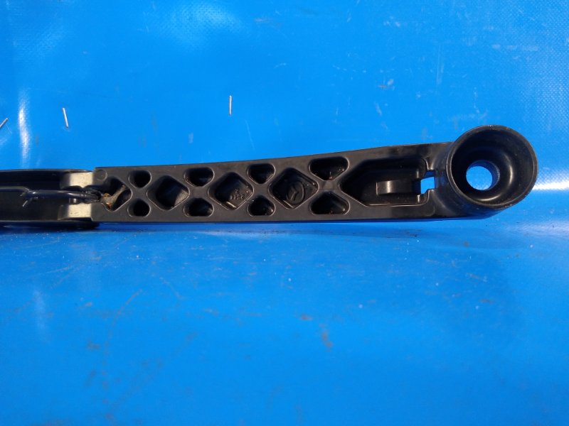 Поводок стеклоочистителя передний правый MX-5 15- 2018 ND 2.0 PE-VPS