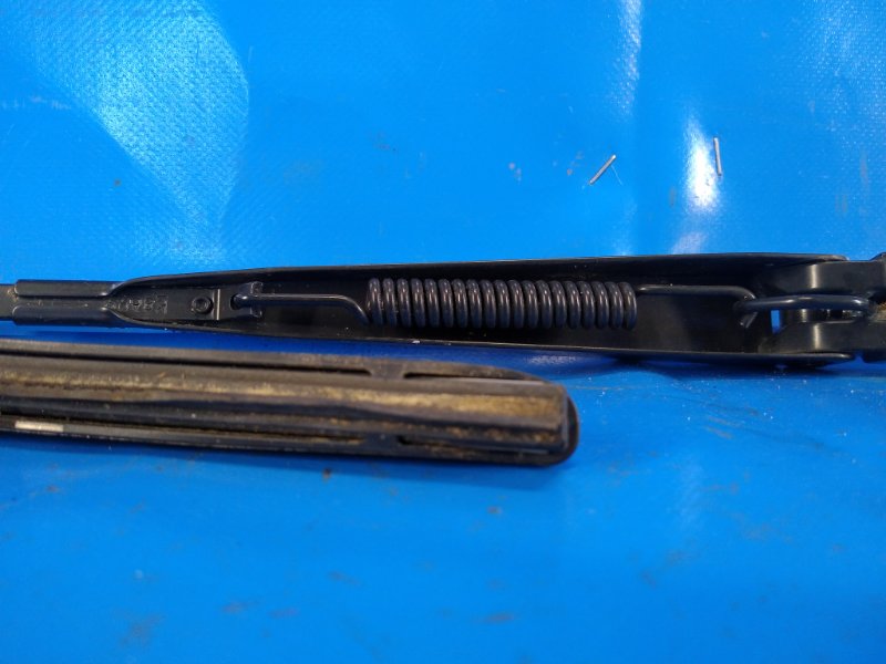 Поводок стеклоочистителя передний правый MX-5 15- 2018 ND 2.0 PE-VPS