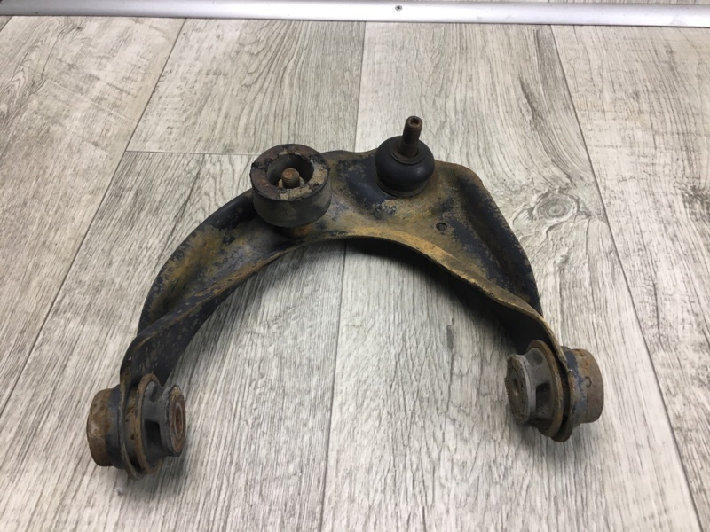 Рычаг передней подвески верхний левый 6 GG 02-07