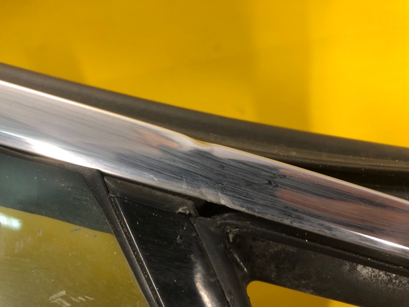 Дверь передняя правая AVENSIS 08-18