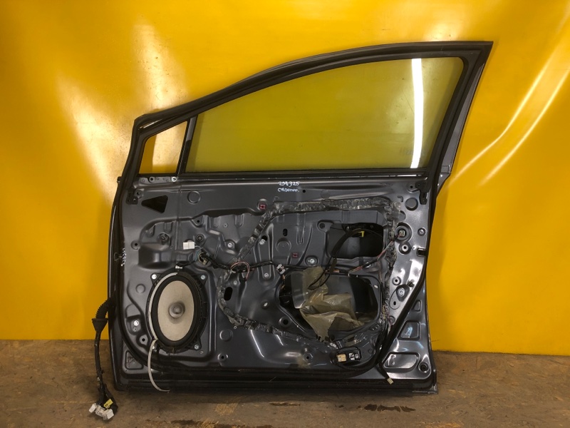 Дверь передняя правая AVENSIS 08-18