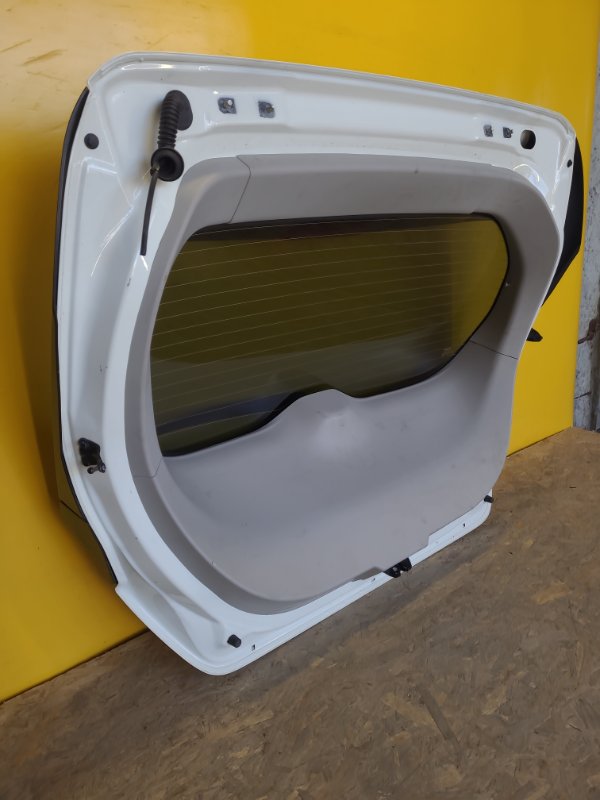 Крышка багажника LEAF 18-