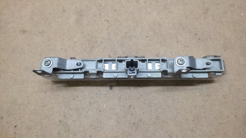 Стоп-сигнал TOYOTA COROLLA 150 06-13