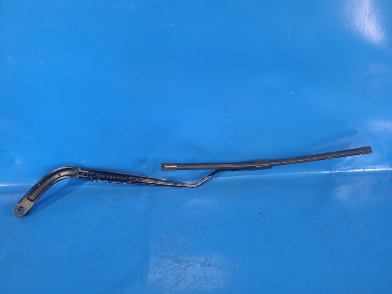 Поводок стеклоочистителя передний правый MUSTANG 15- 2019 S550 2.3 C23HD0D