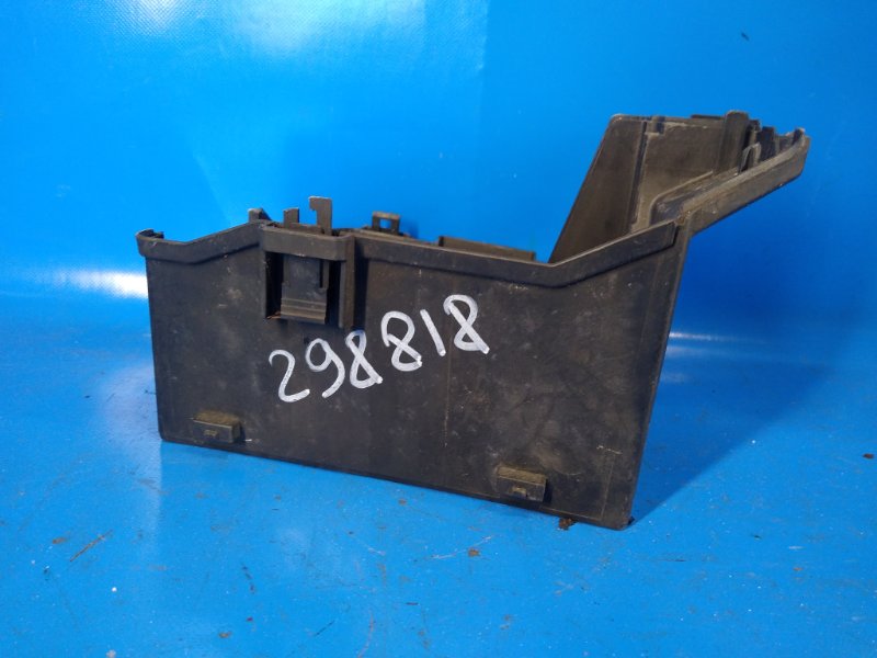 Запчасть корпус блока предохранителей VOLVO XC70 00–07 2006 2.5 B5254T2 9452548 Б/У Корпус блока предохранителей VOLVO XC70 00–07 2006 2.5 B5254T2 9452548 Б/У