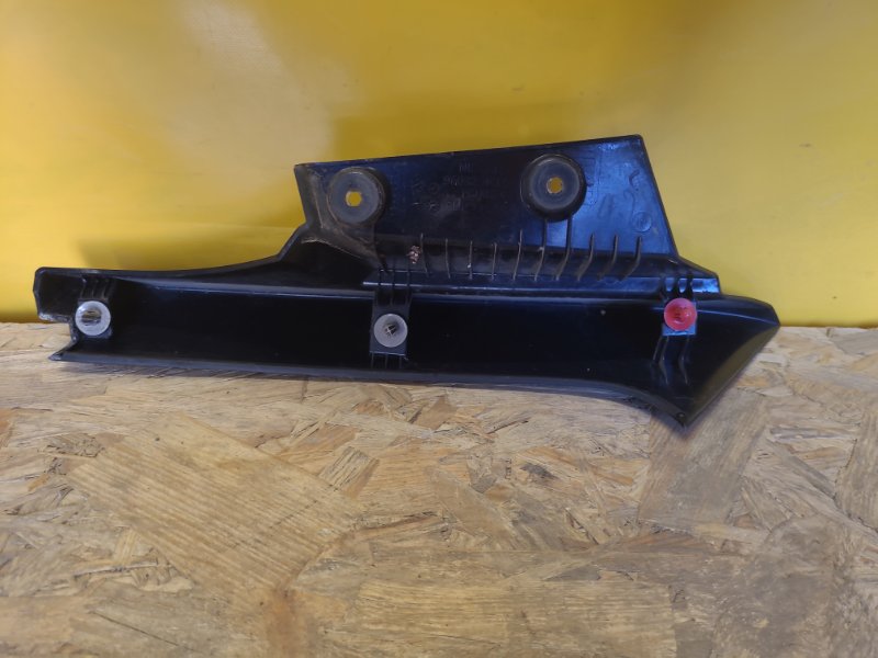 Спойлер крышки багажника задний правый X-TRAIL/ROGUE T32 13-20