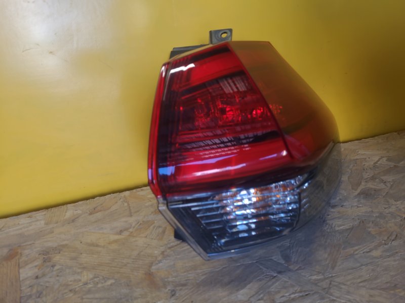 Фонарь наружный задний правый X-TRAIL/ROGUE T32 13-20