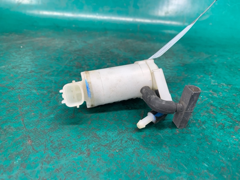 Запчасть насос омывателя стекла задний SUBARU FORESTER 12-19 86611SG010 Б/У Насос омывателя стекла задний SUBARU FORESTER 12-19 86611SG010 Б/У