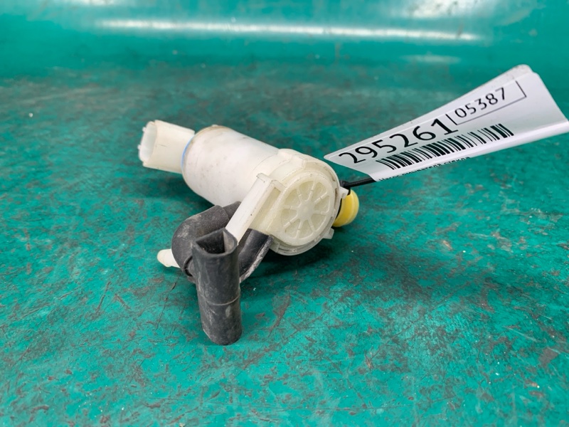 Насос омывателя стекла задний SUBARU FORESTER 12-19 Насос омывателя стекла задний SUBARU FORESTER 12-19