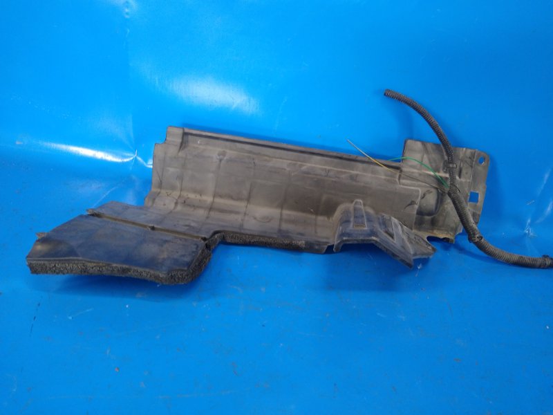 Дефлектор радиатора левый NISSAN SENTRA B17 12-21 1.8 MRA8DE