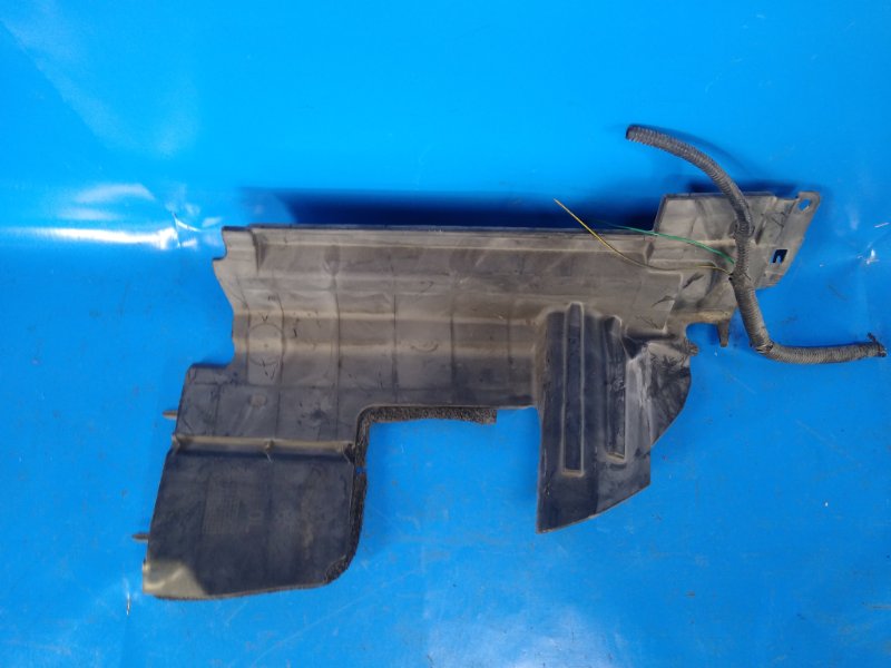 Дефлектор радиатора левый SENTRA B17 12-21 2013 1.8 MRA8DE