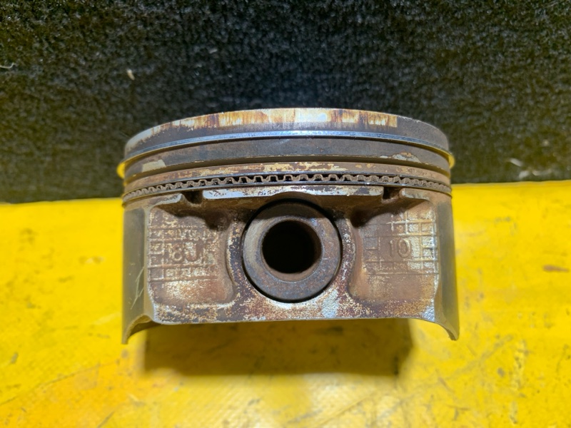 Поршень правый G35 03-07 2006 Седан 3.5