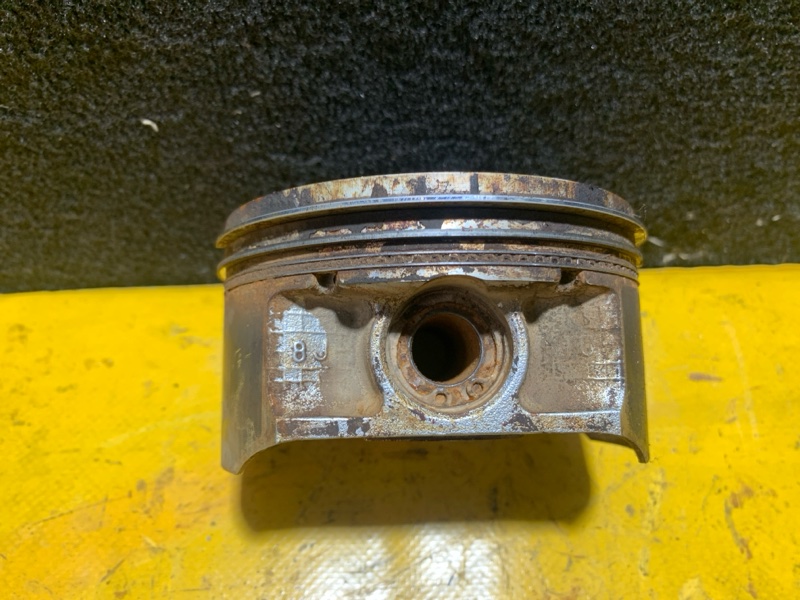 Поршень правый G35 03-07 2006 Седан 3.5