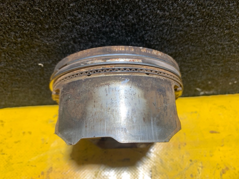 Поршень правый G35 03-07 2006 Седан 3.5